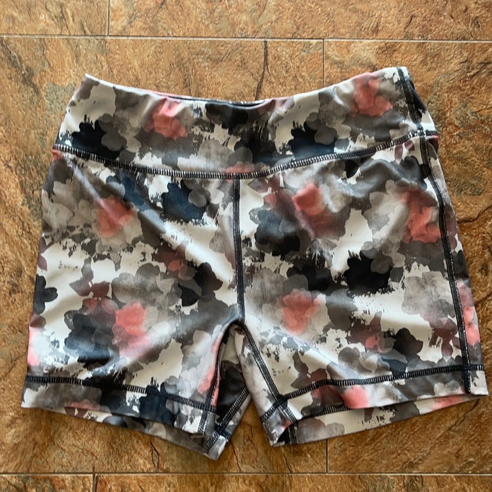 Athletic Works bike shorts size S 🥰